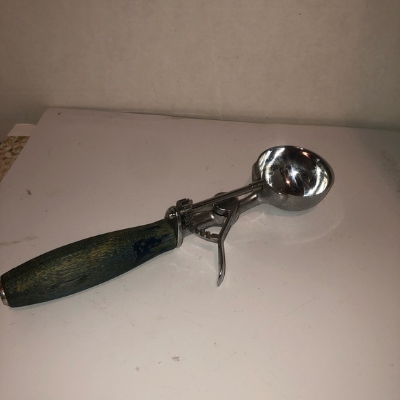 Metal Ice Cream Scoop with wood green handle- perfect for ice cream and rice - Picture 1 of 8